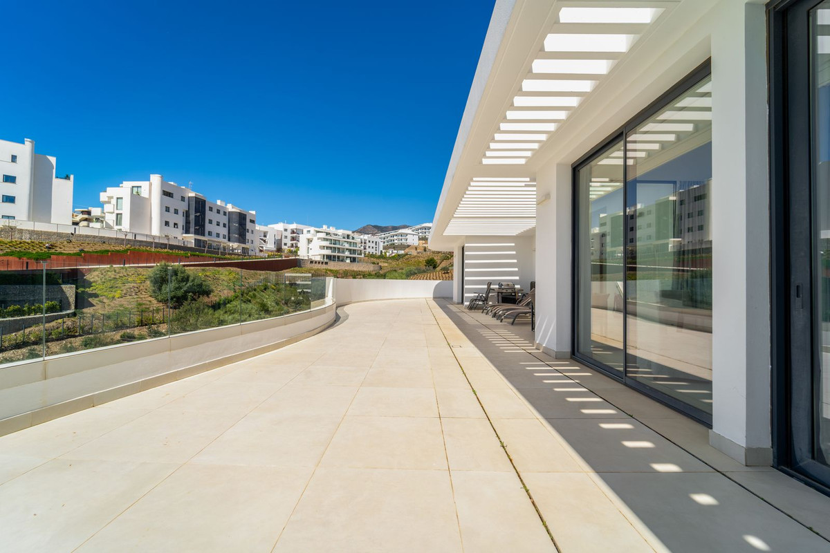 3 Bed Apartment for sale in Fuengirola Costa Del Sol, Málaga, Spain