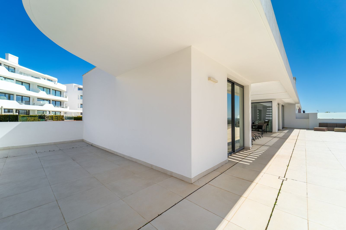 3 Bed Apartment for sale in Fuengirola Costa Del Sol, Málaga, Spain