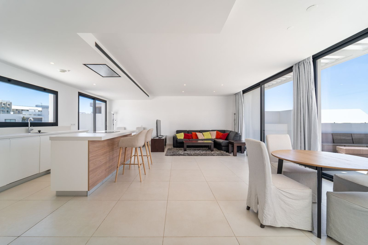 3 Bed Apartment for sale in Fuengirola Costa Del Sol, Málaga, Spain
