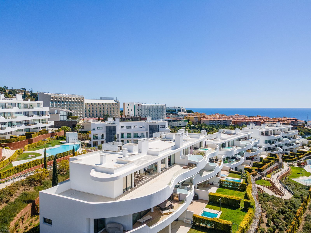 3 Bed Apartment for sale in Fuengirola Costa Del Sol, Málaga, Spain