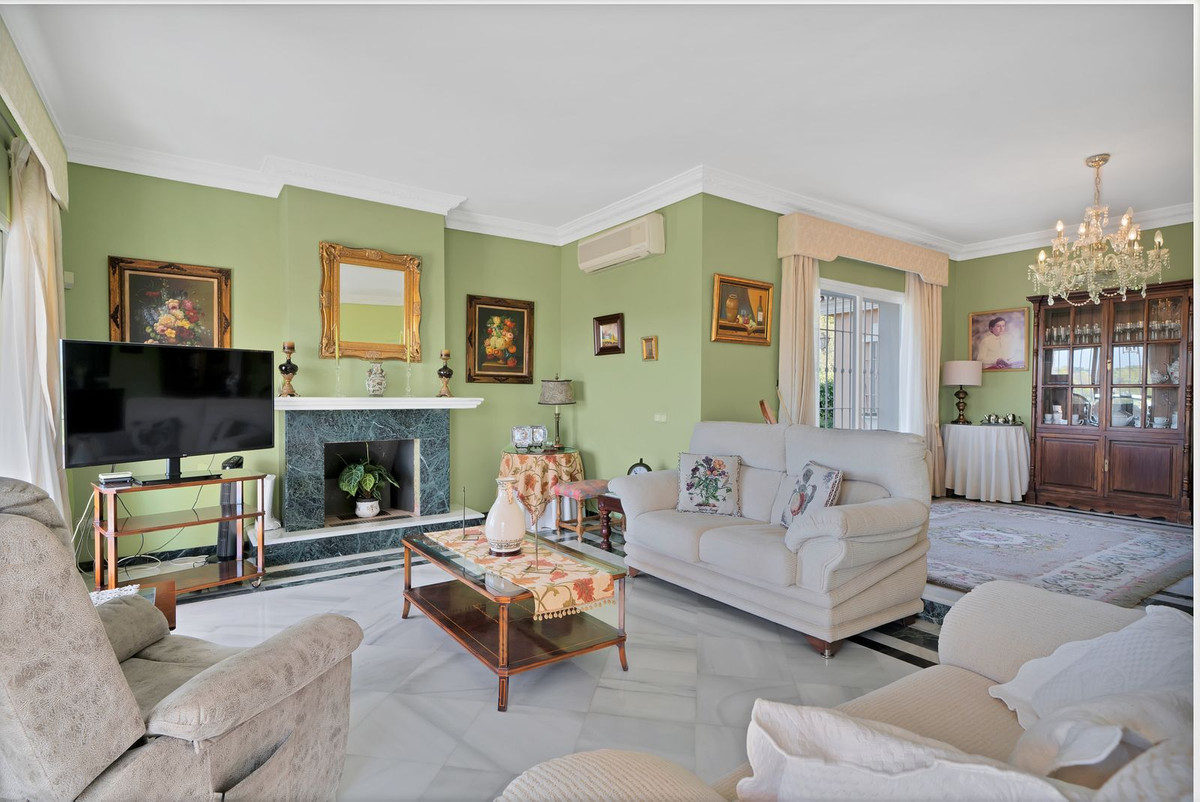 6 Bed Townhouse for sale in San Pedro De Alcántara Costa Del Sol, Málaga, Spain