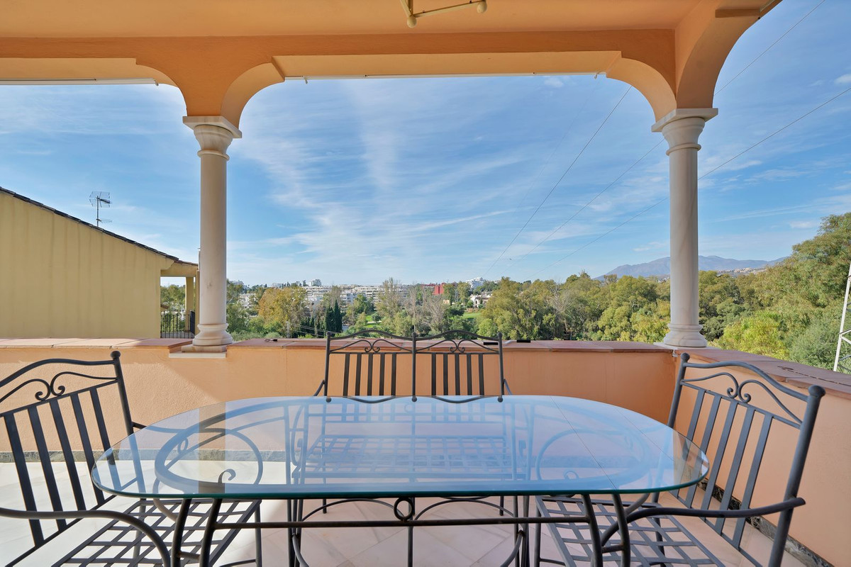 6 Bed Townhouse for sale in San Pedro De Alcántara Costa Del Sol, Málaga, Spain