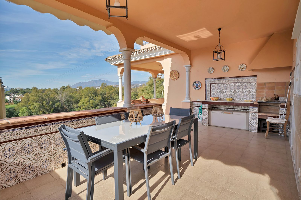 6 Bed Townhouse for sale in San Pedro De Alcántara Costa Del Sol, Málaga, Spain