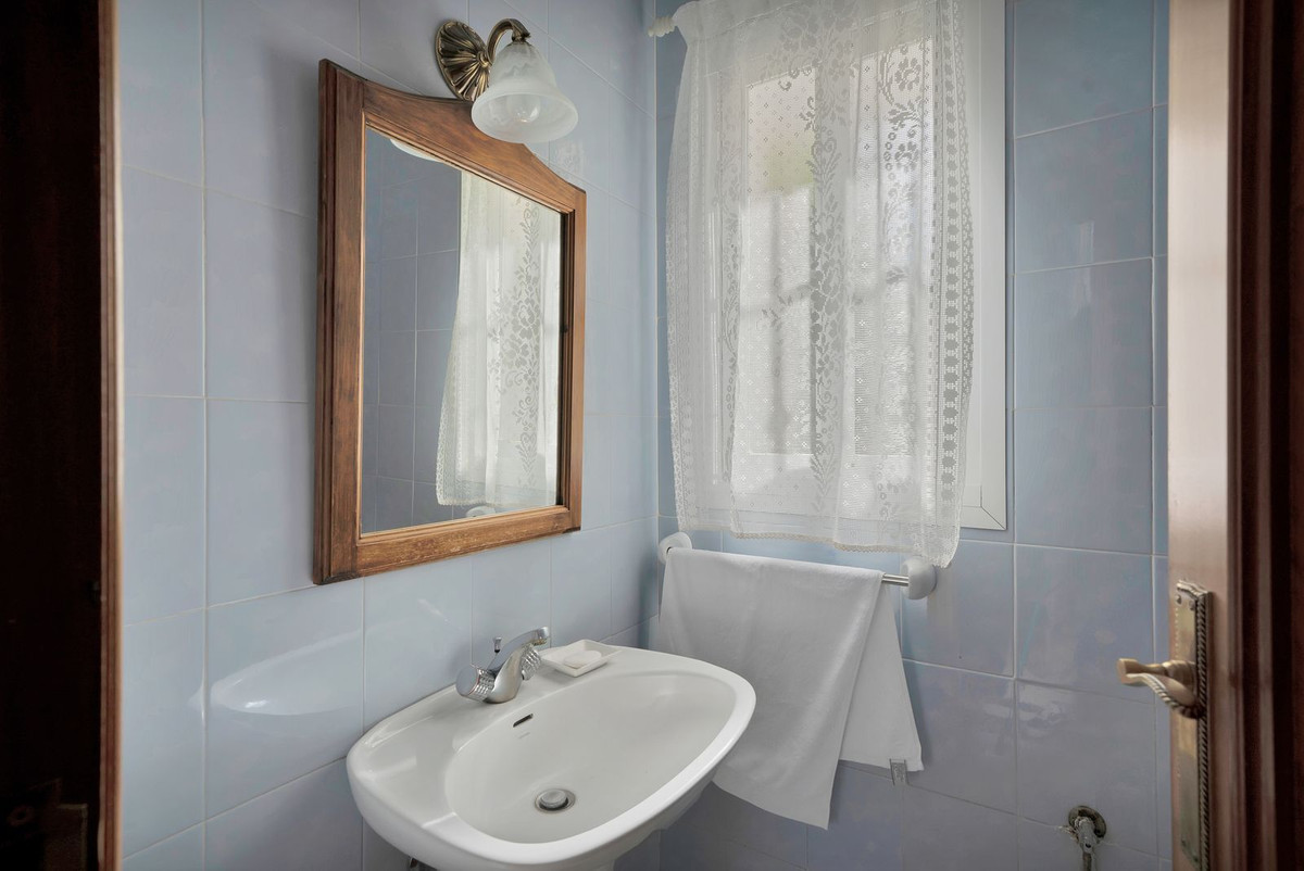 6 Bed Townhouse for sale in San Pedro De Alcántara Costa Del Sol, Málaga, Spain