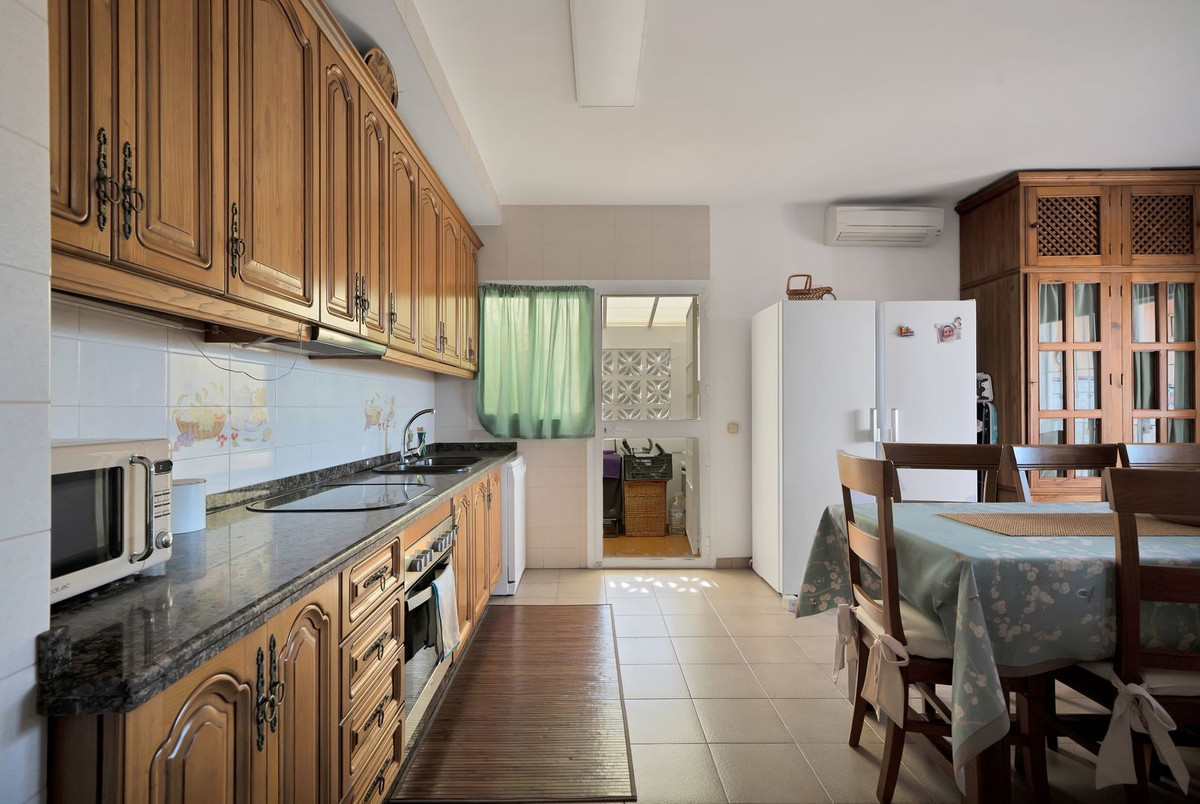 6 Bed Townhouse for sale in San Pedro De Alcántara Costa Del Sol, Málaga, Spain