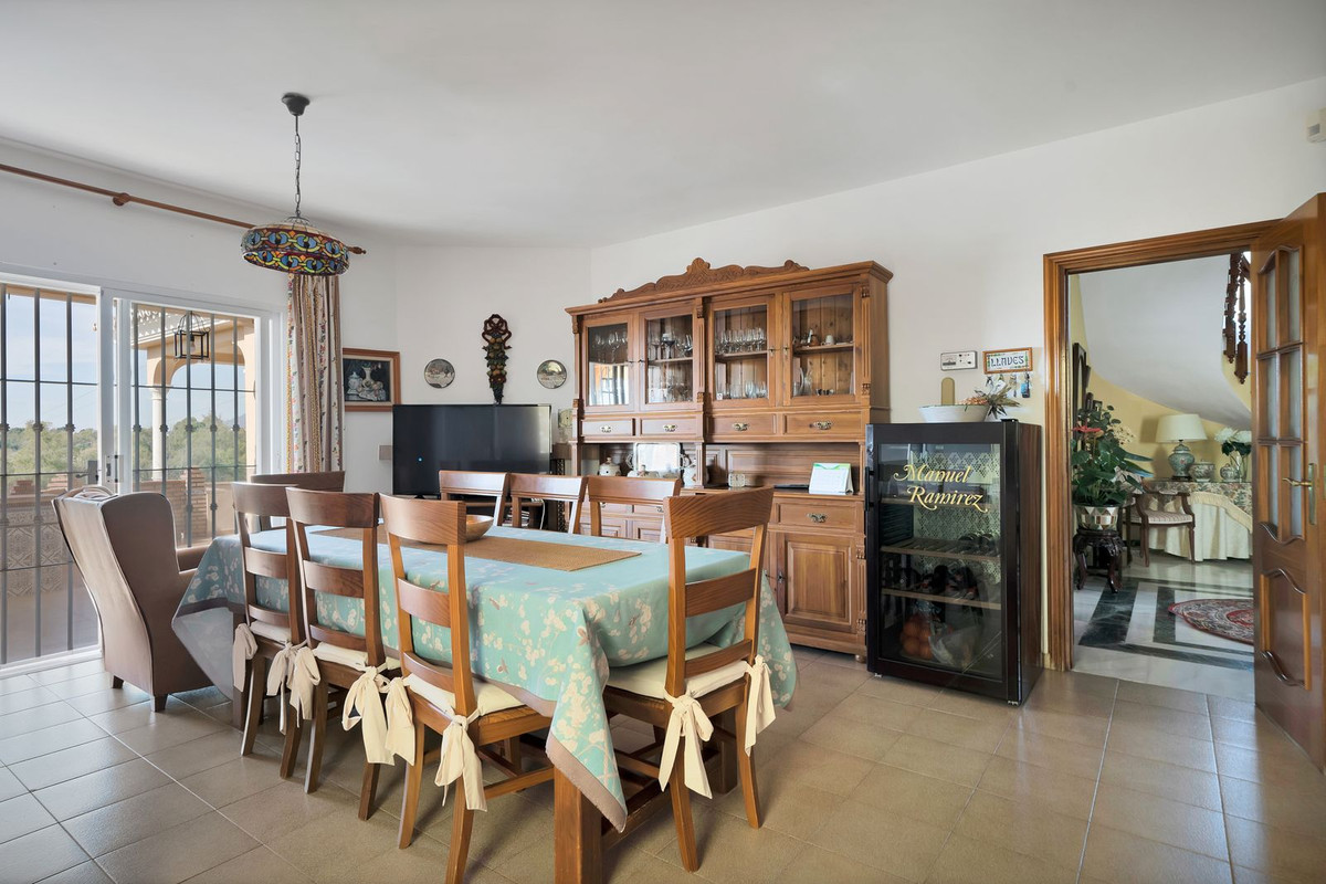 6 Bed Townhouse for sale in San Pedro De Alcántara Costa Del Sol, Málaga, Spain