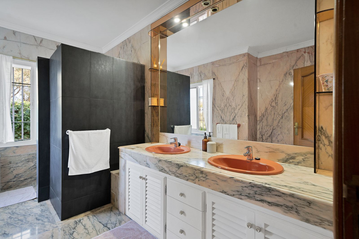 6 Bed Townhouse for sale in San Pedro De Alcántara Costa Del Sol, Málaga, Spain