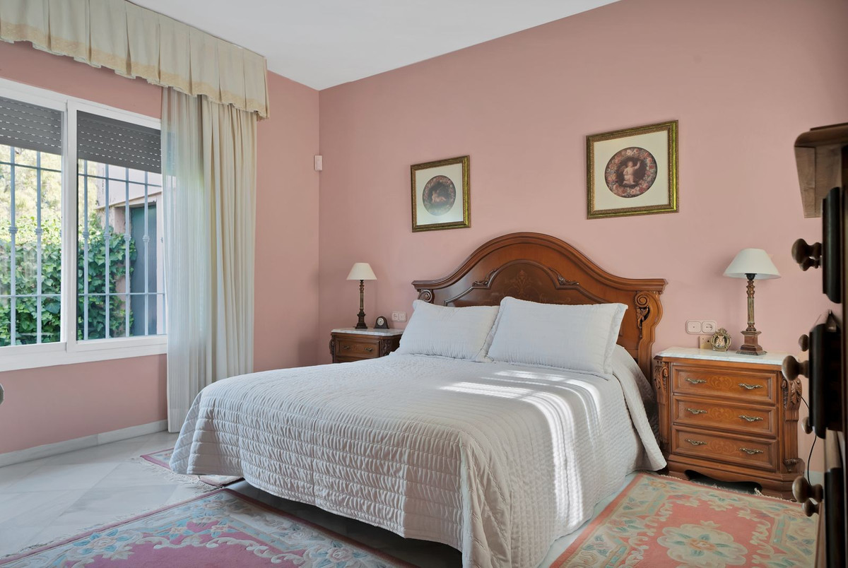 6 Bed Townhouse for sale in San Pedro De Alcántara Costa Del Sol, Málaga, Spain