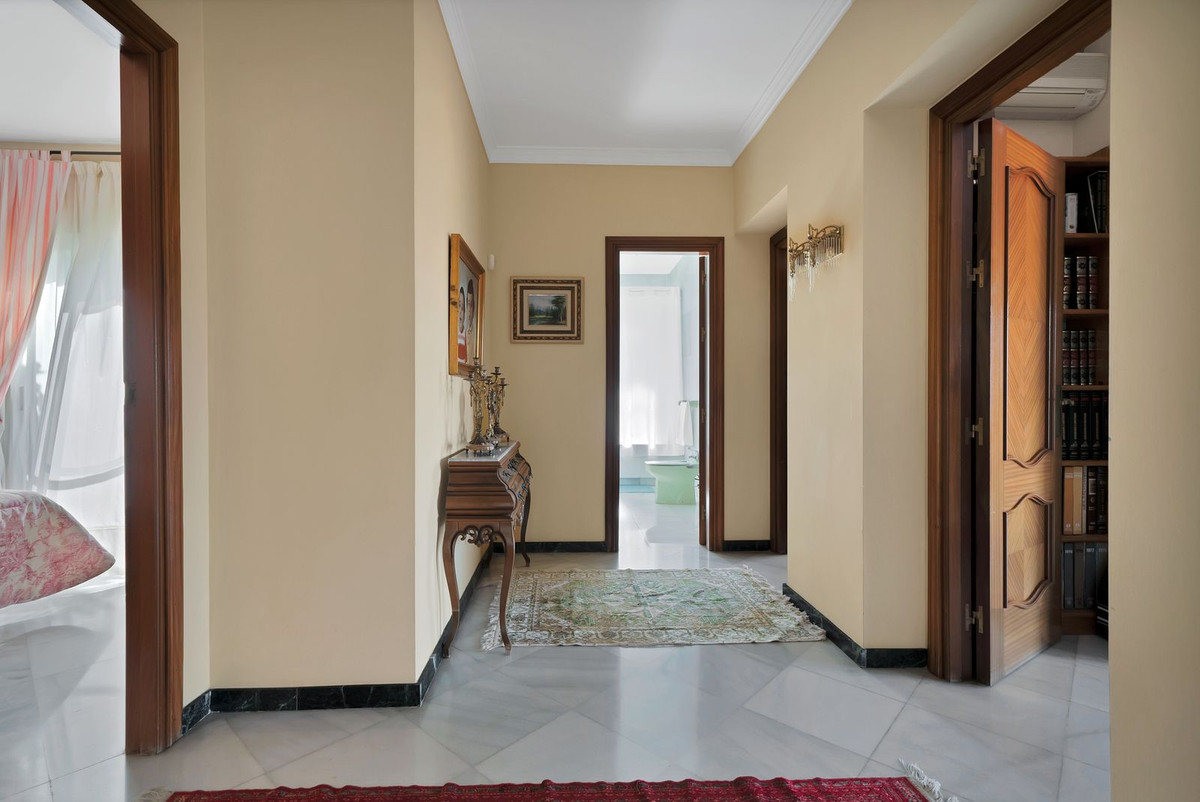 6 Bed Townhouse for sale in San Pedro De Alcántara Costa Del Sol, Málaga, Spain