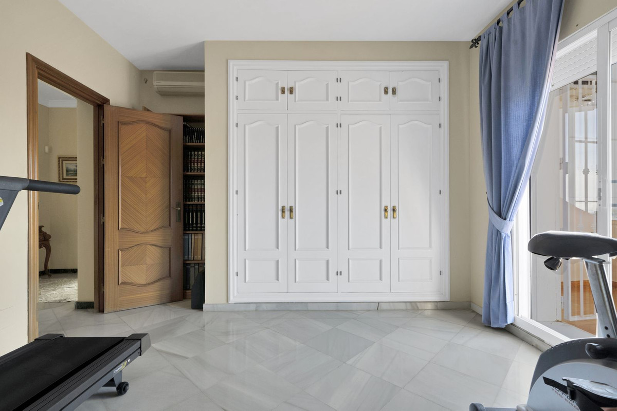6 Bed Townhouse for sale in San Pedro De Alcántara Costa Del Sol, Málaga, Spain