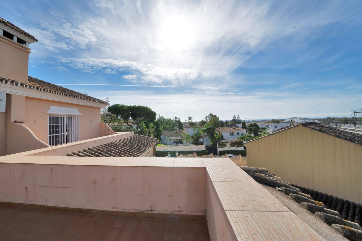 6 Bed Townhouse for sale in San Pedro De Alcántara Costa Del Sol, Málaga, Spain