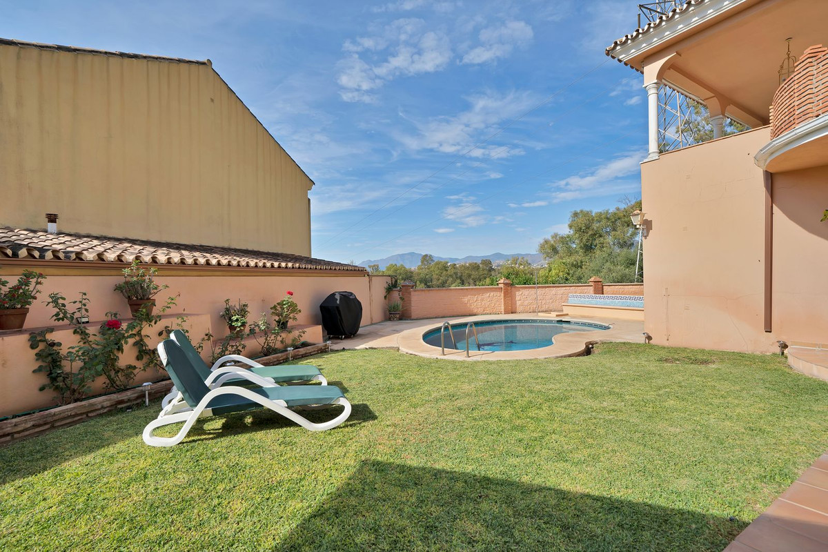 6 Bed Townhouse for sale in San Pedro De Alcántara Costa Del Sol, Málaga, Spain