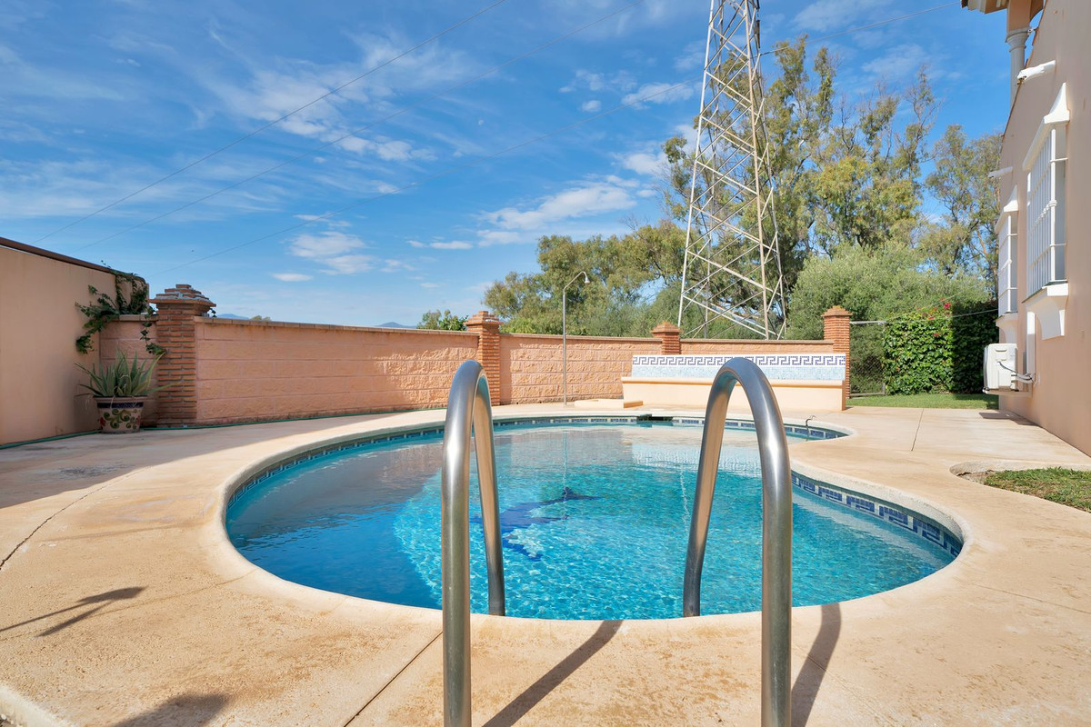 6 Bed Townhouse for sale in San Pedro De Alcántara Costa Del Sol, Málaga, Spain