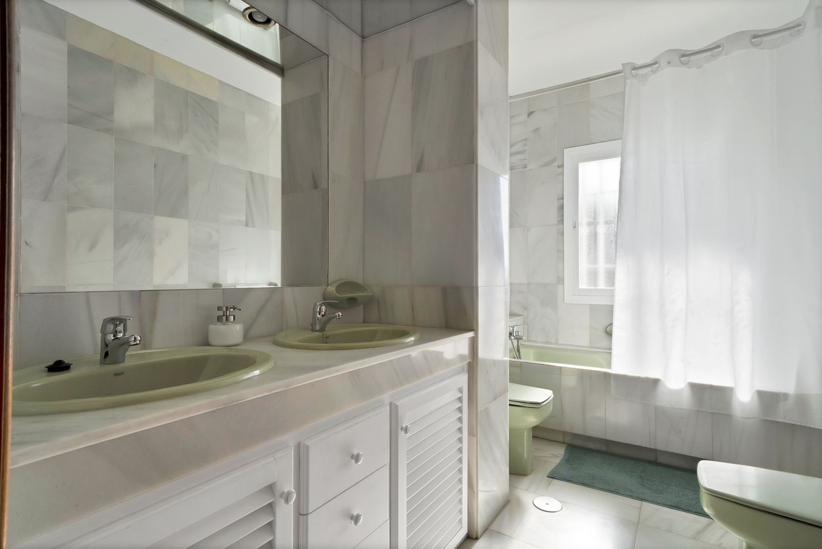6 Bed Townhouse for sale in San Pedro De Alcántara Costa Del Sol, Málaga, Spain