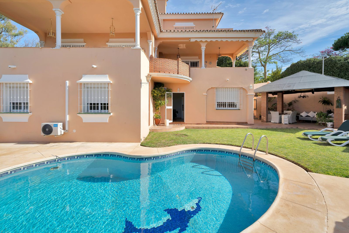 6 Bed Townhouse for sale in San Pedro De Alcántara Costa Del Sol, Málaga, Spain