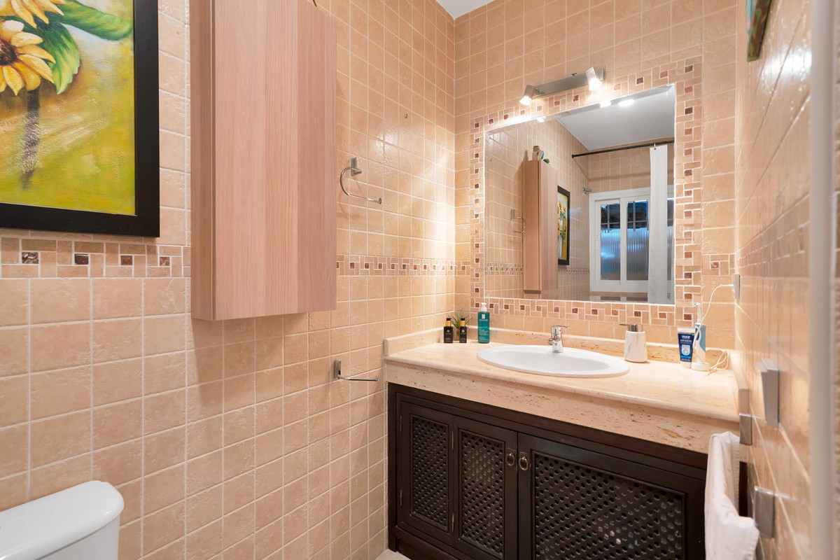 6 Bed Townhouse for sale in San Pedro De Alcántara Costa Del Sol, Málaga, Spain