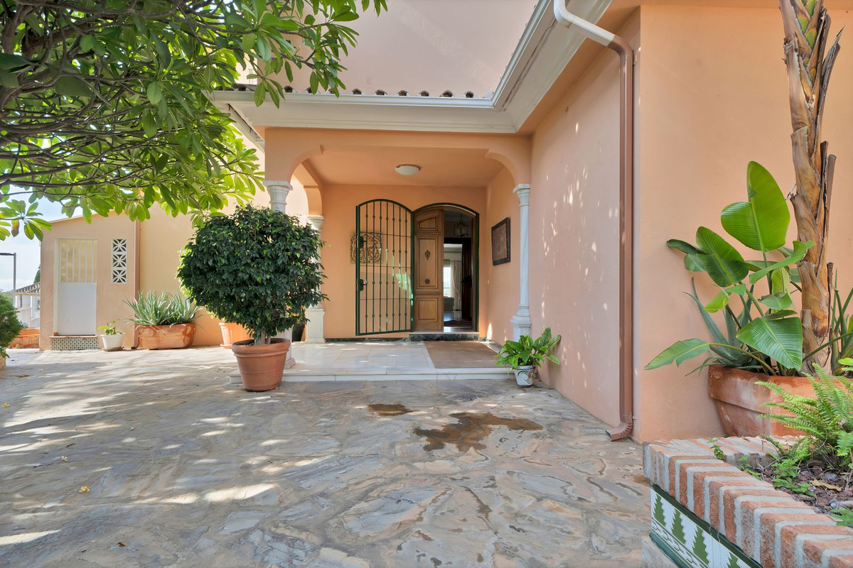 6 Bed Townhouse for sale in San Pedro De Alcántara Costa Del Sol, Málaga, Spain