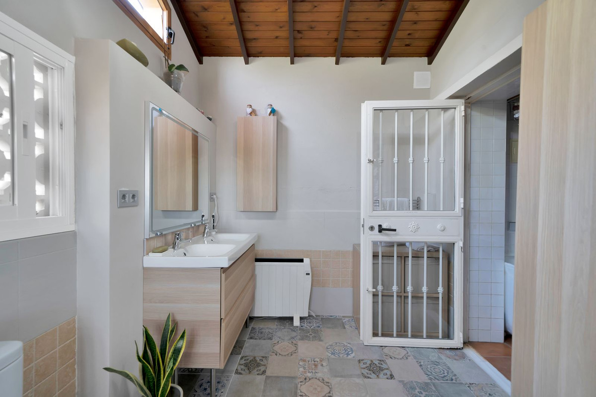 6 Bed Townhouse for sale in San Pedro De Alcántara Costa Del Sol, Málaga, Spain