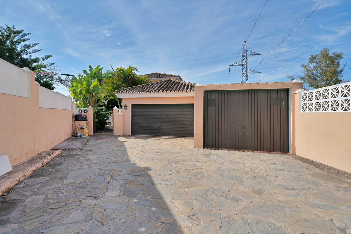 6 Bed Townhouse for sale in San Pedro De Alcántara Costa Del Sol, Málaga, Spain