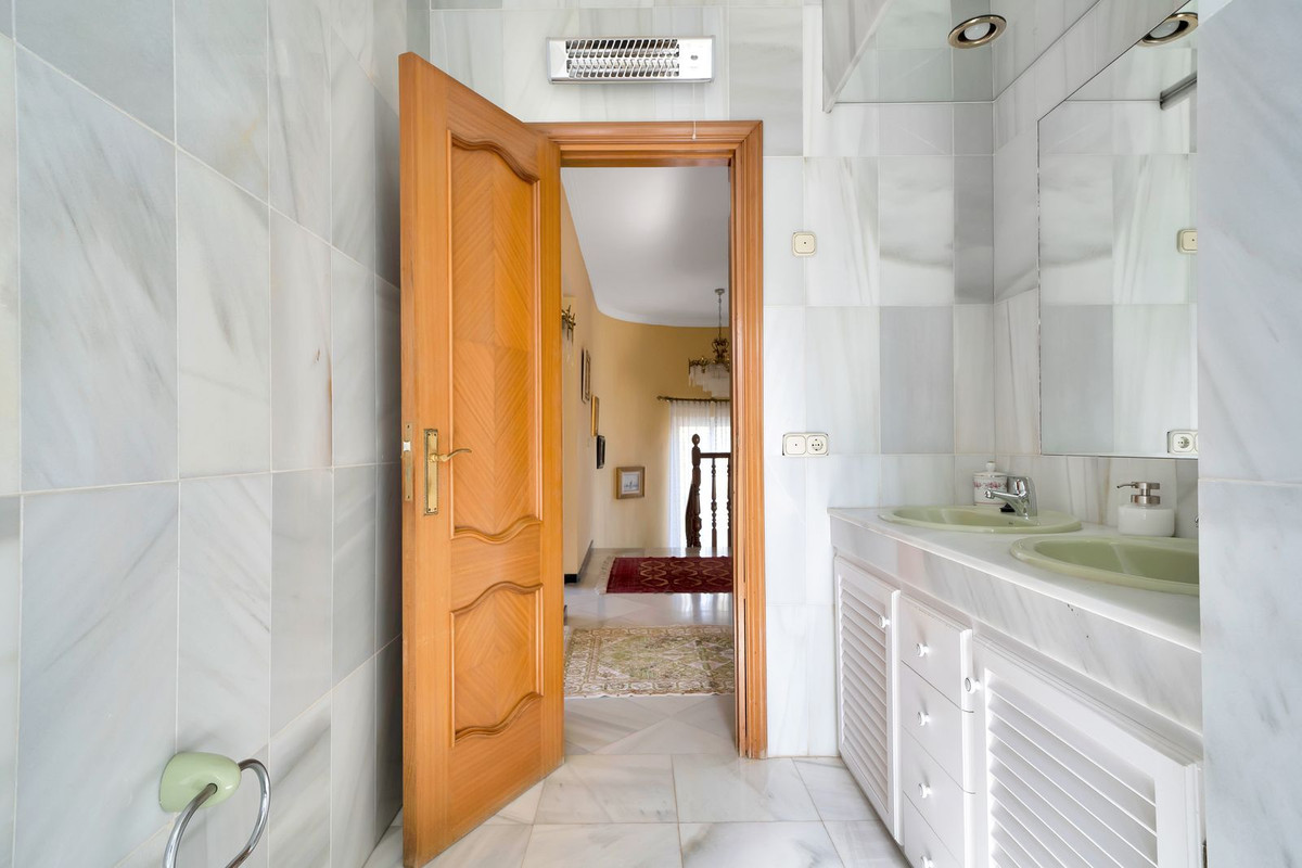 6 Bed Townhouse for sale in San Pedro De Alcántara Costa Del Sol, Málaga, Spain