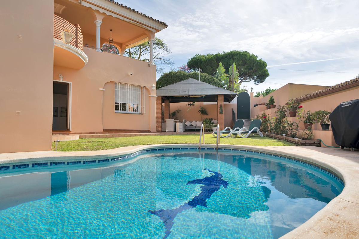 6 Bed Townhouse for sale in San Pedro De Alcántara Costa Del Sol, Málaga, Spain