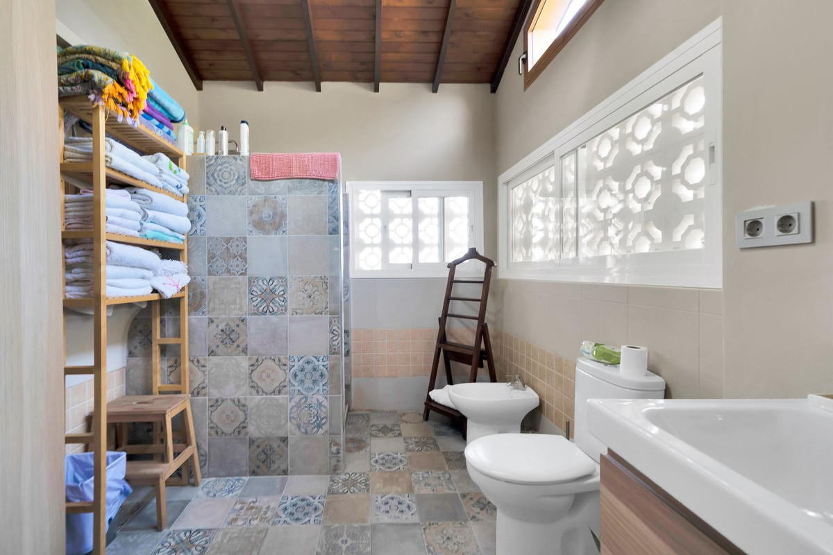 6 Bed Townhouse for sale in San Pedro De Alcántara Costa Del Sol, Málaga, Spain