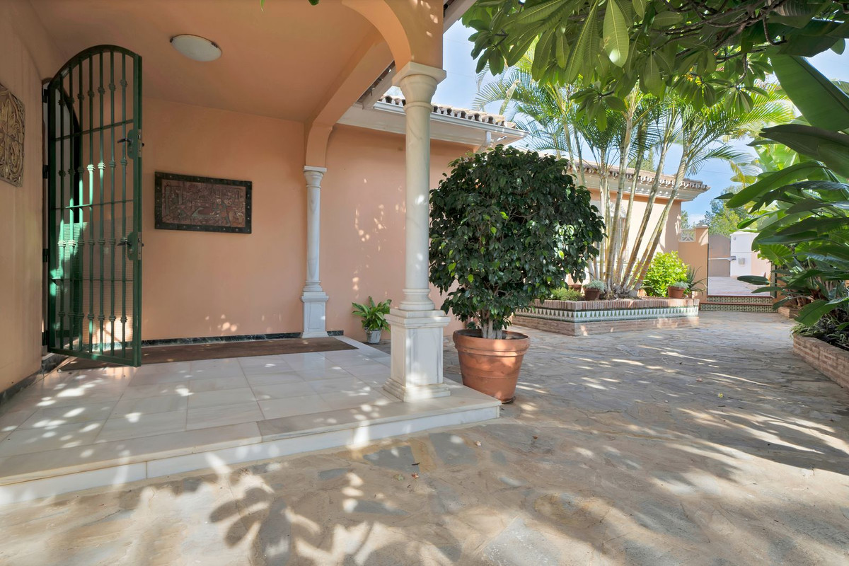 6 Bed Townhouse for sale in San Pedro De Alcántara Costa Del Sol, Málaga, Spain