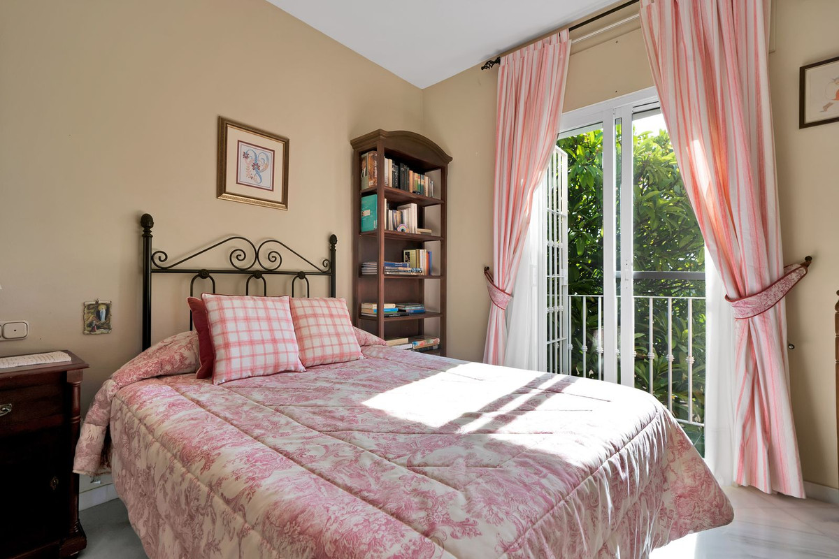 6 Bed Townhouse for sale in San Pedro De Alcántara Costa Del Sol, Málaga, Spain