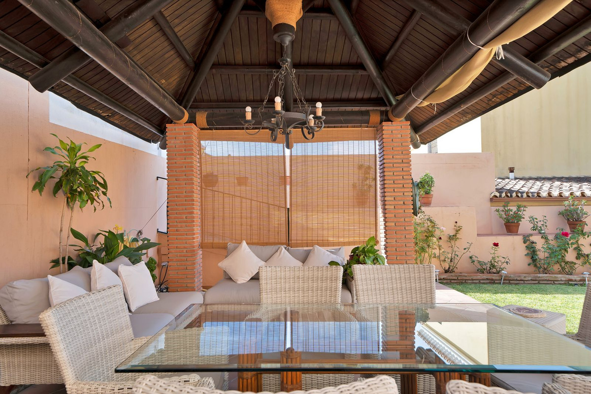 6 Bed Townhouse for sale in San Pedro De Alcántara Costa Del Sol, Málaga, Spain