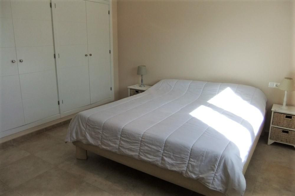 Se vende Villa - Chalet de 4 dormitorios en Costa Blanca, Alicante, España