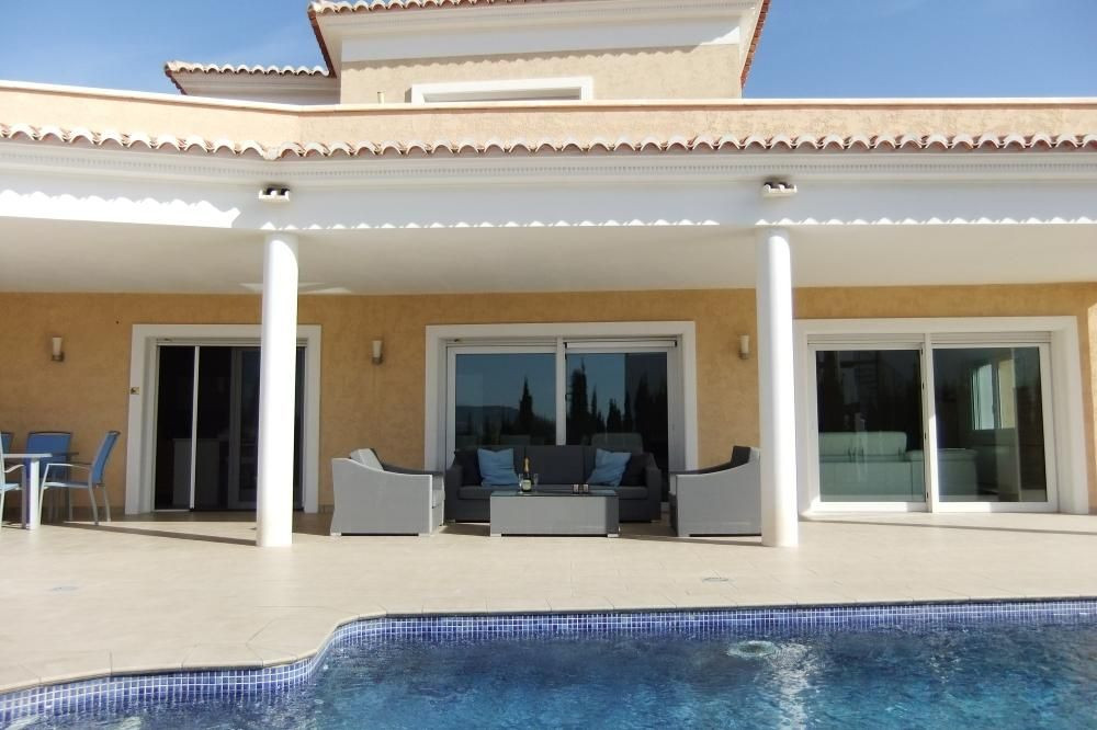 Se vende Villa - Chalet de 4 dormitorios en Costa Blanca, Alicante, España