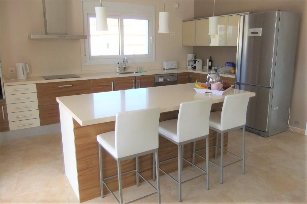 Se vende Villa - Chalet de 4 dormitorios en Costa Blanca, Alicante, España