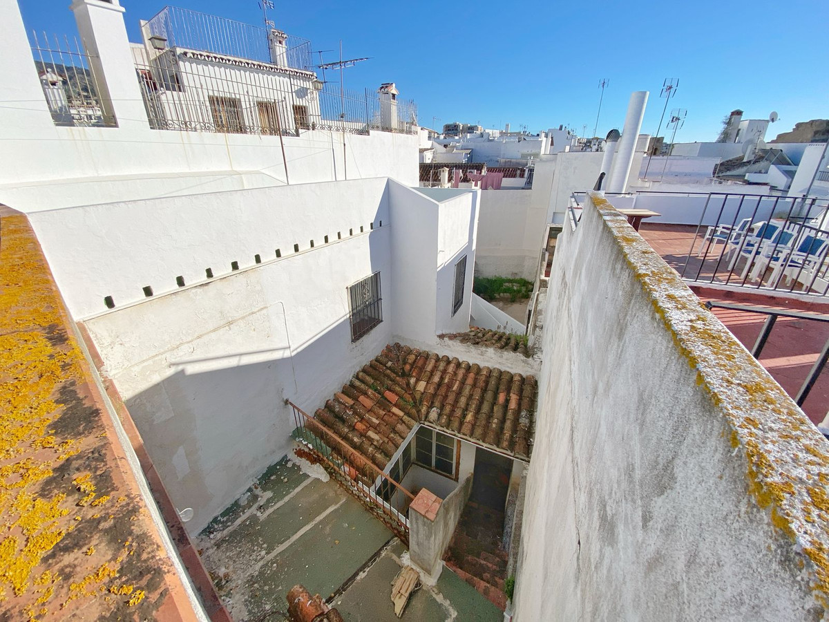 6 Bed Apartment for sale in Marbella Costa Del Sol, Málaga, Spain