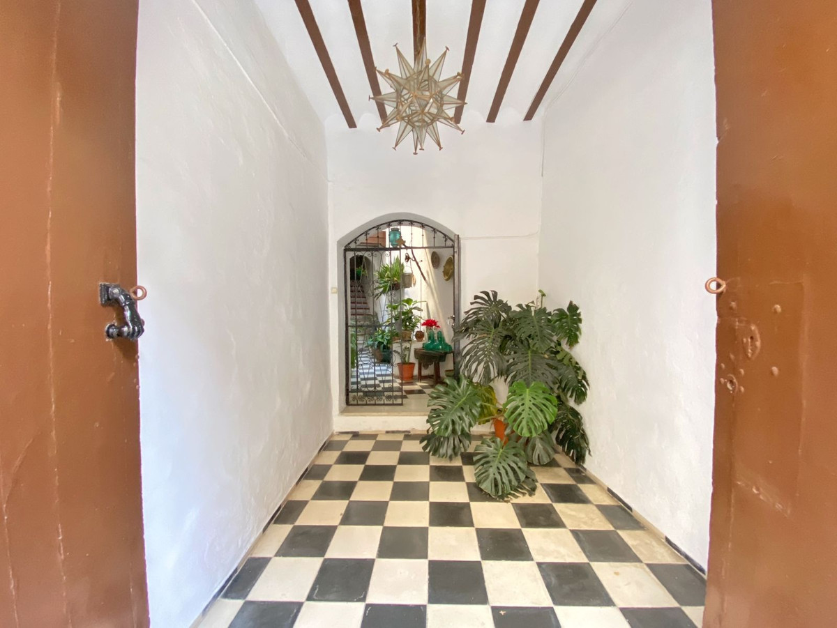 6 Bed Apartment for sale in Marbella Costa Del Sol, Málaga, Spain
