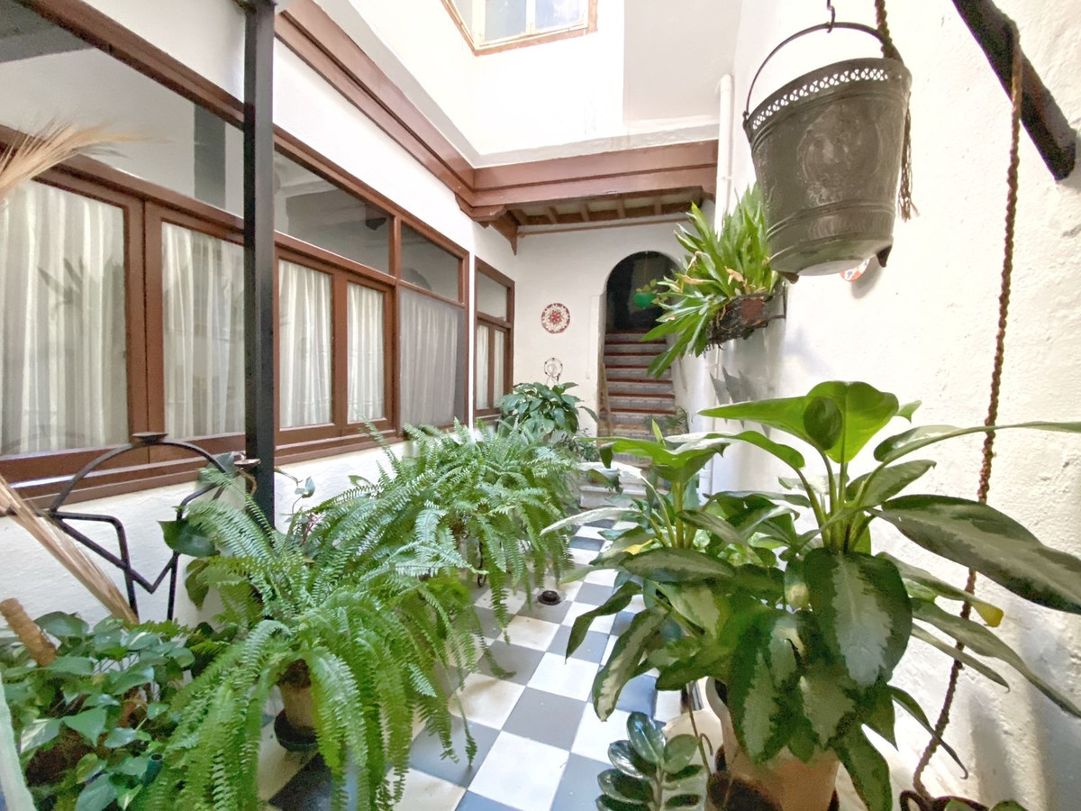 6 Bed Apartment for sale in Marbella Costa Del Sol, Málaga, Spain