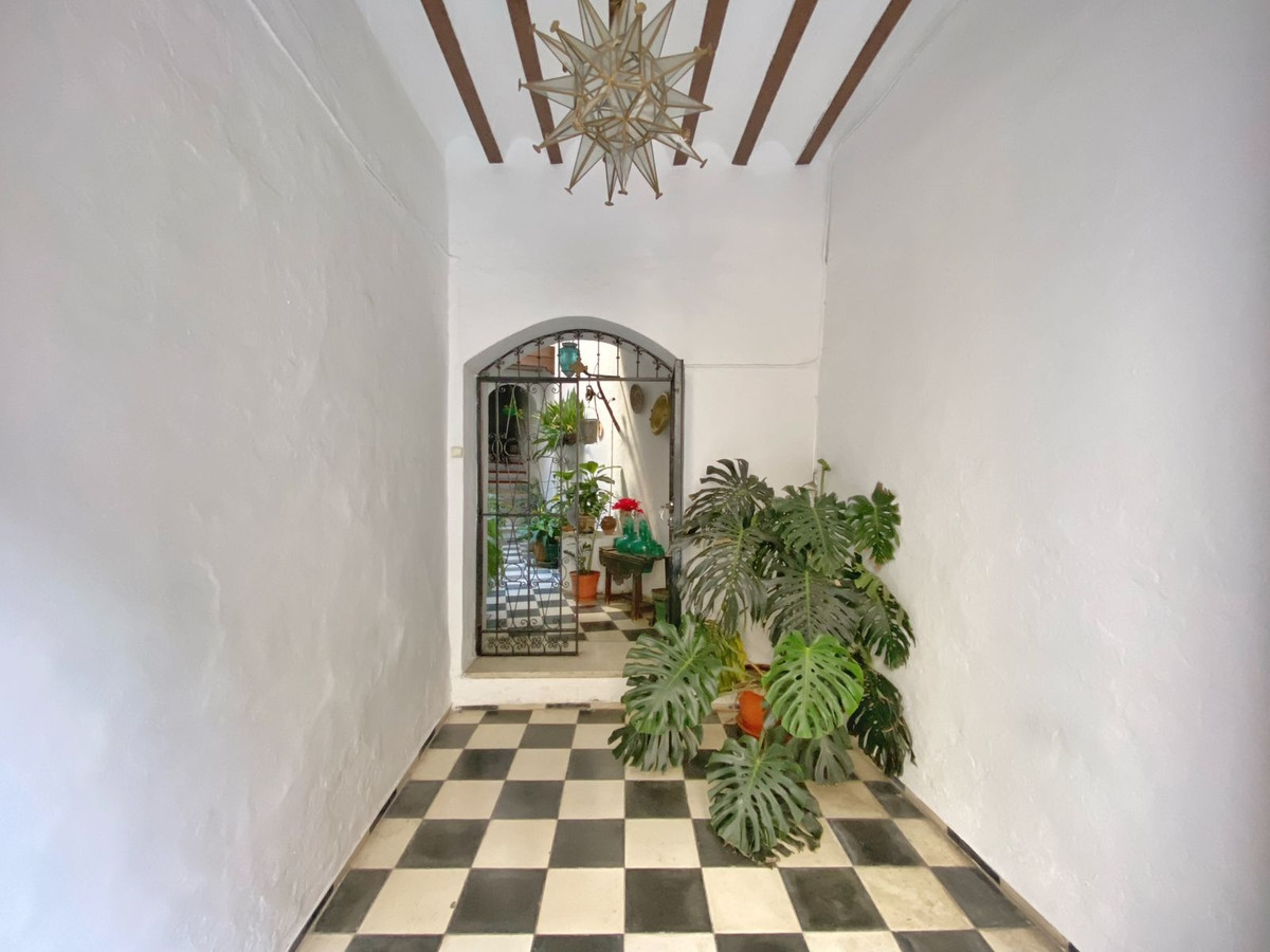 6 Bed Apartment for sale in Marbella Costa Del Sol, Málaga, Spain