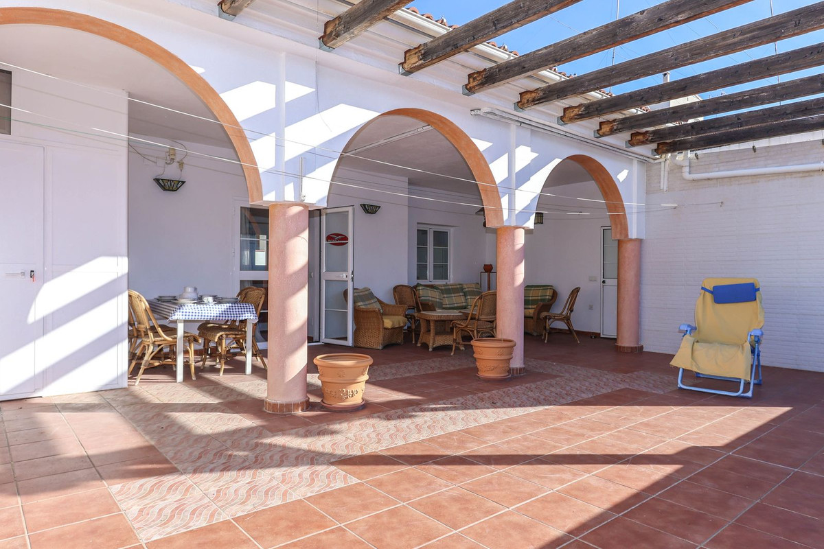 Se vende Cama y Desayuno de 6 dormitorios en Costa Del Sol, Málaga, España