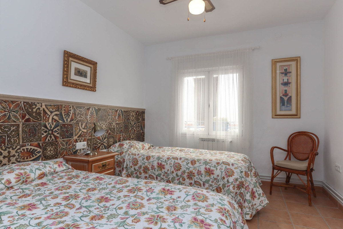 Se vende Cama y Desayuno de 6 dormitorios en Costa Del Sol, Málaga, España