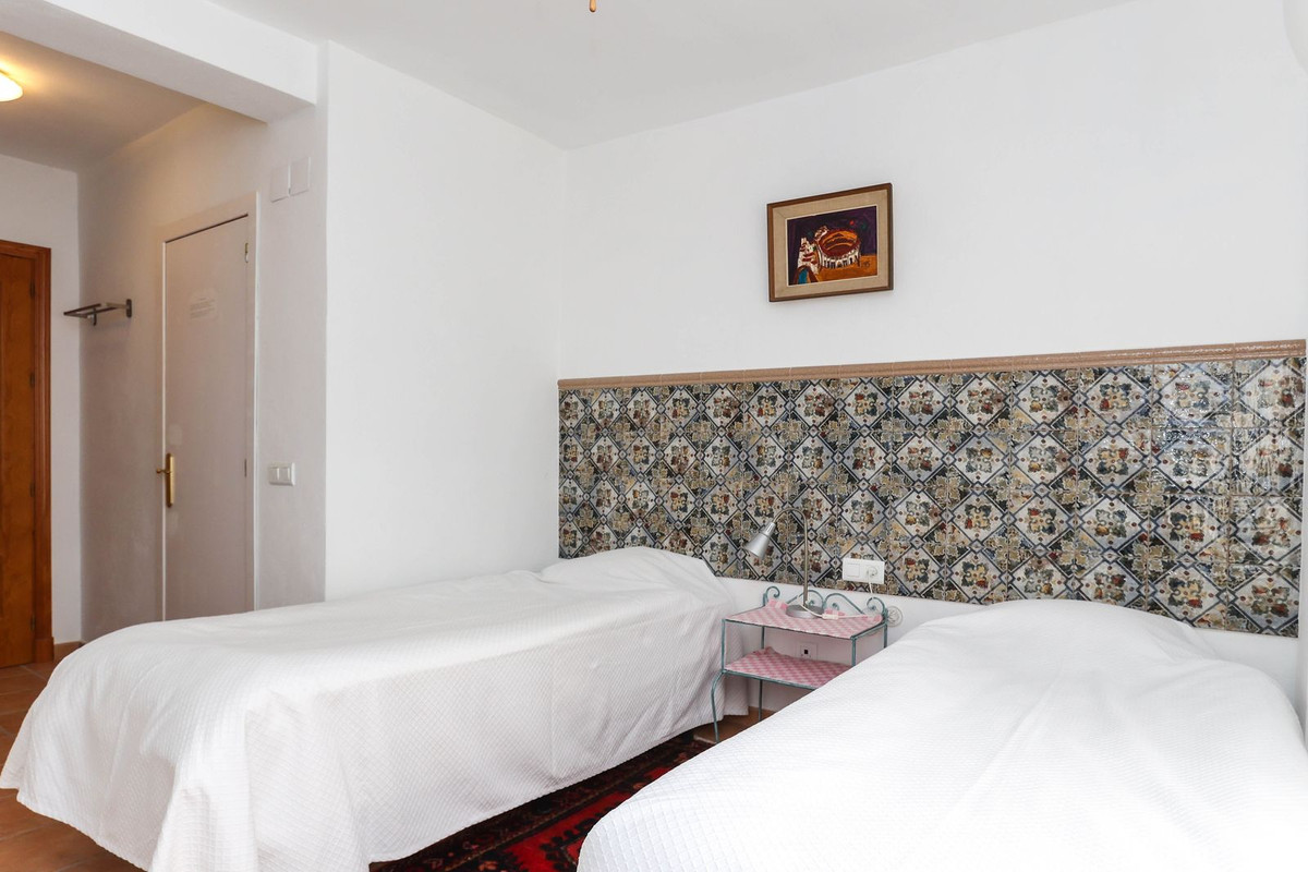 Se vende Cama y Desayuno de 6 dormitorios en Costa Del Sol, Málaga, España