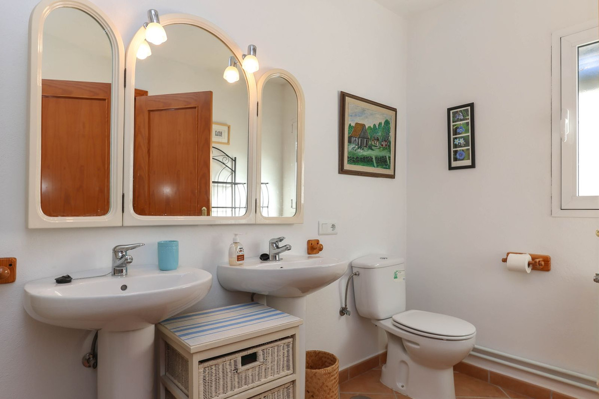 Se vende Cama y Desayuno de 6 dormitorios en Costa Del Sol, Málaga, España
