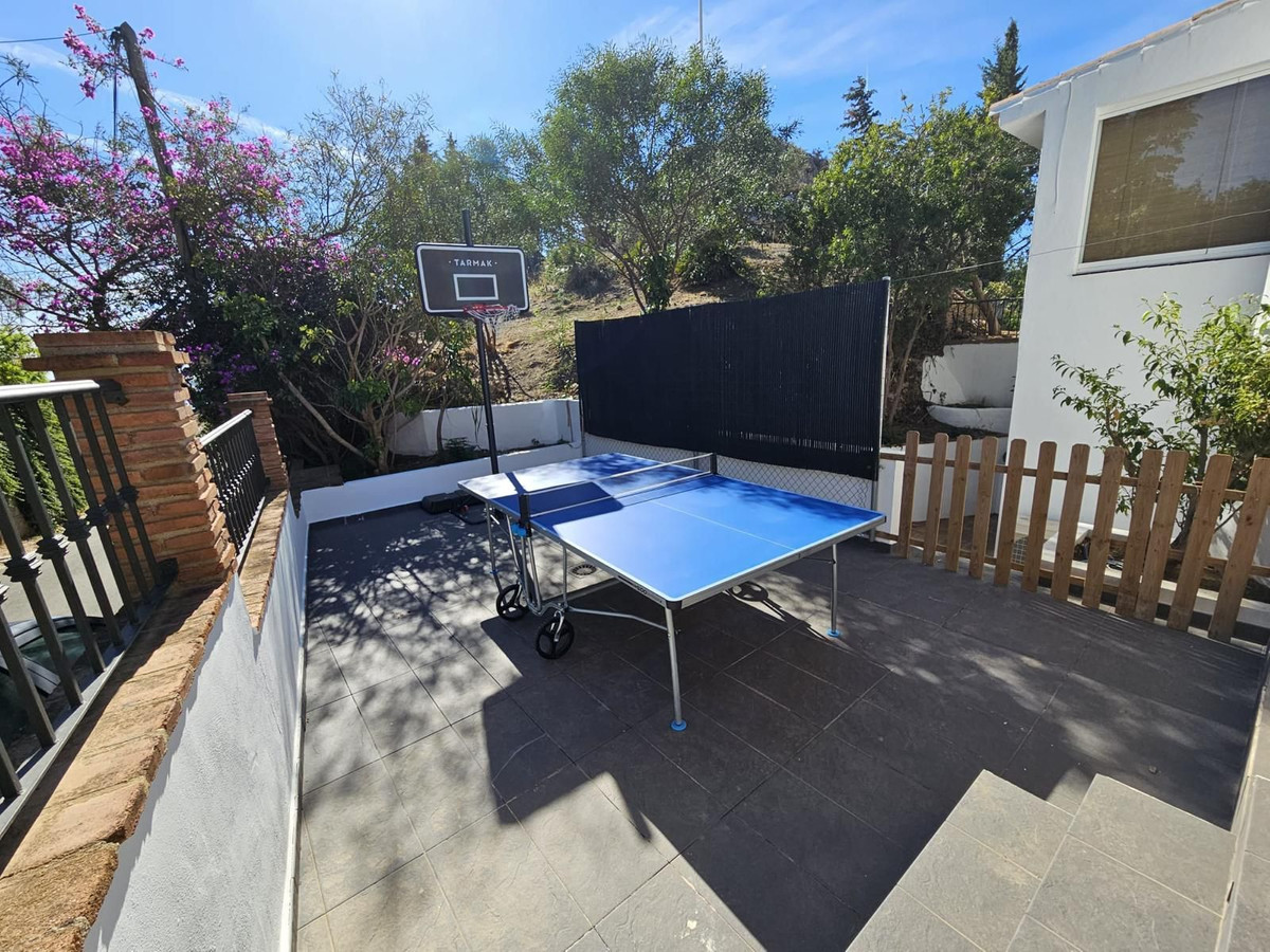 5 Bed Townhouse for sale in Benalmadena Costa Del Sol, Málaga, Spain