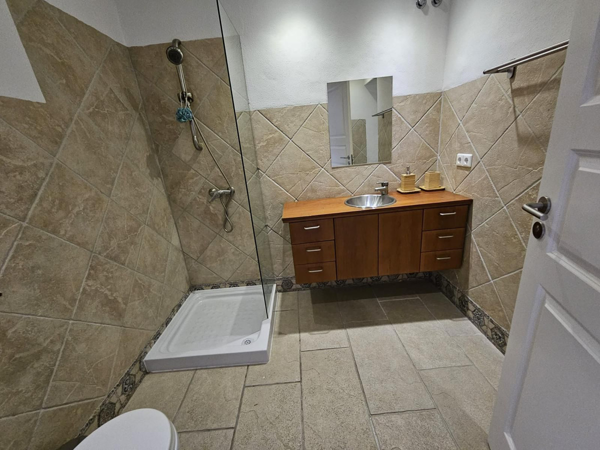 5 Bed Townhouse for sale in Benalmadena Costa Del Sol, Málaga, Spain