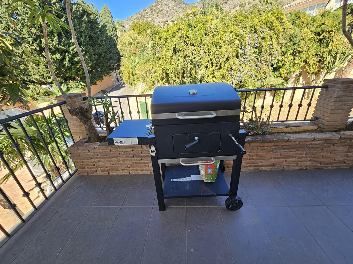 5 Bed Townhouse for sale in Benalmadena Costa Del Sol, Málaga, Spain