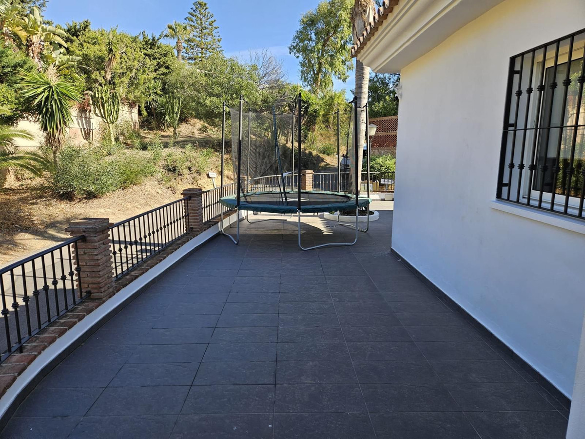 5 Bed Townhouse for sale in Benalmadena Costa Del Sol, Málaga, Spain