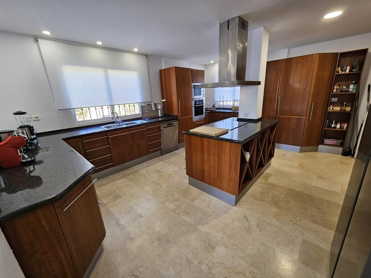 5 Bed Townhouse for sale in Benalmadena Costa Del Sol, Málaga, Spain