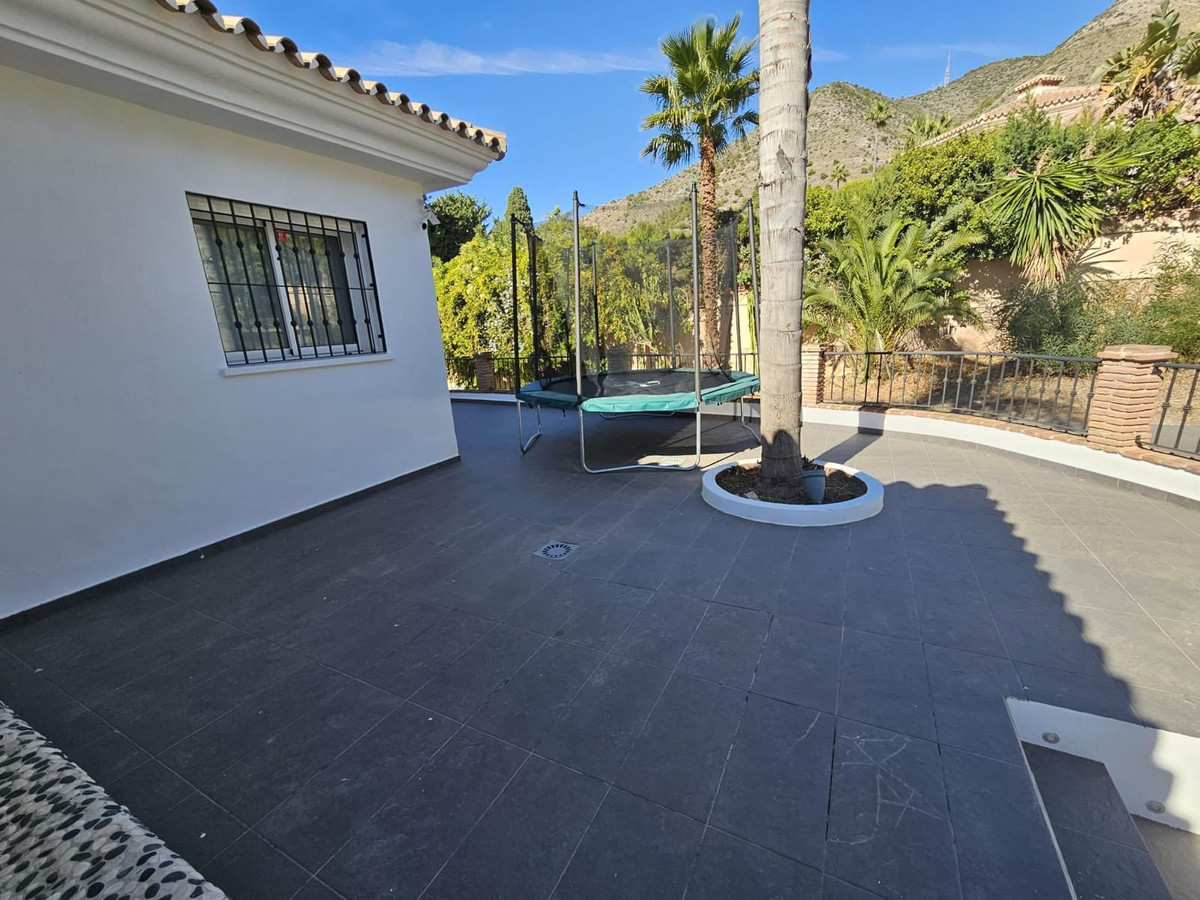 5 Bed Townhouse for sale in Benalmadena Costa Del Sol, Málaga, Spain