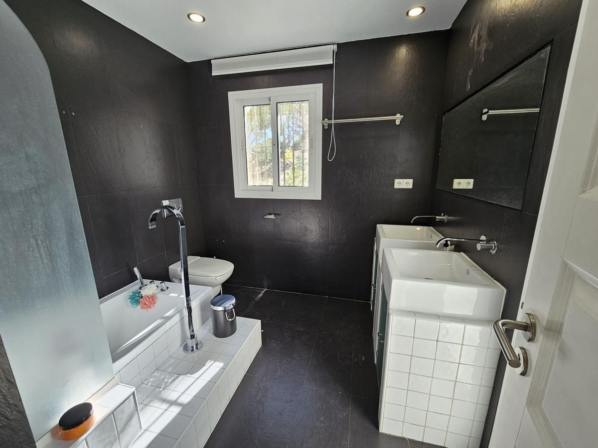 5 Bed Townhouse for sale in Benalmadena Costa Del Sol, Málaga, Spain
