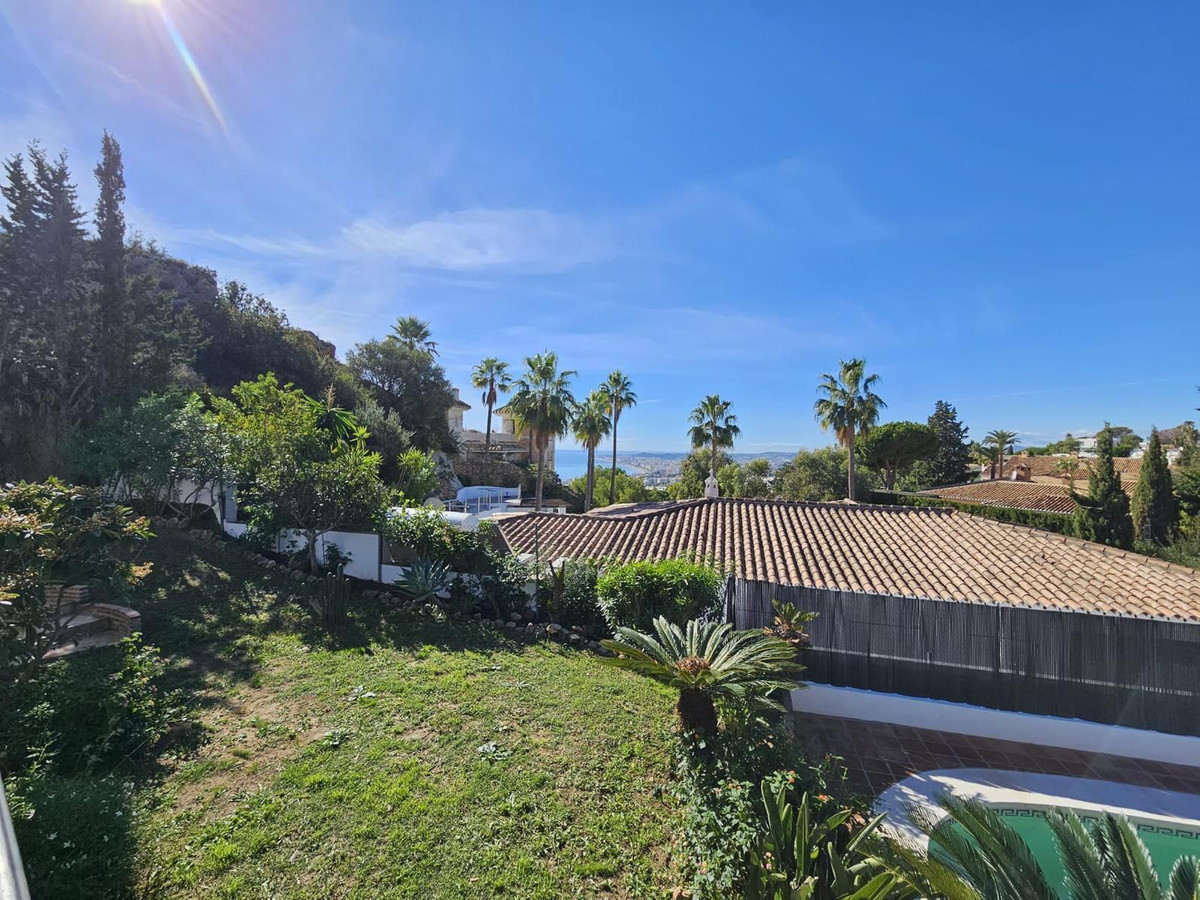 5 Bed Townhouse for sale in Benalmadena Costa Del Sol, Málaga, Spain