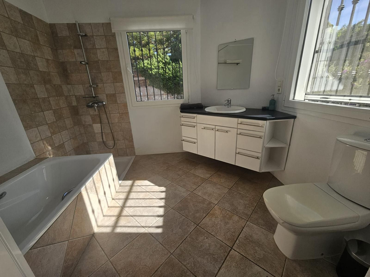 5 Bed Townhouse for sale in Benalmadena Costa Del Sol, Málaga, Spain