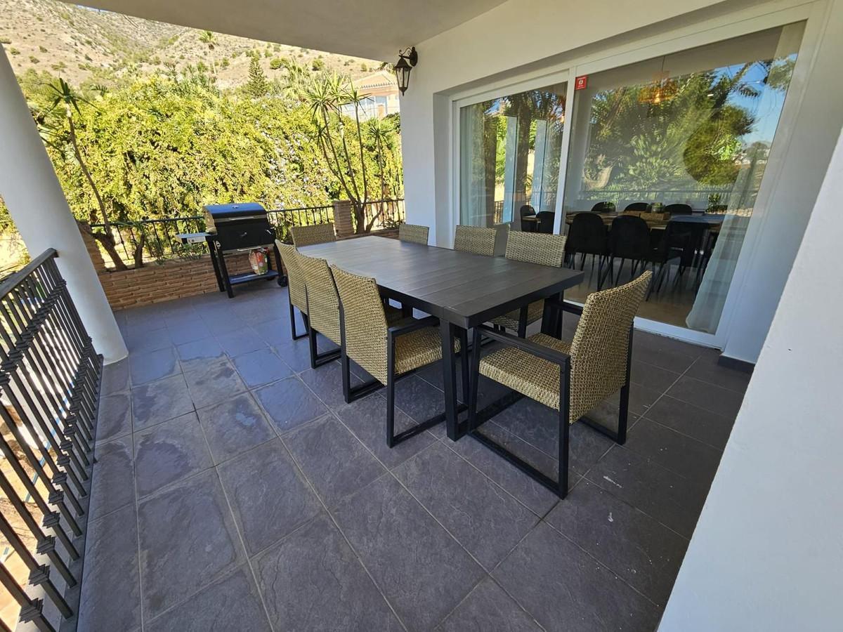 5 Bed Townhouse for sale in Benalmadena Costa Del Sol, Málaga, Spain